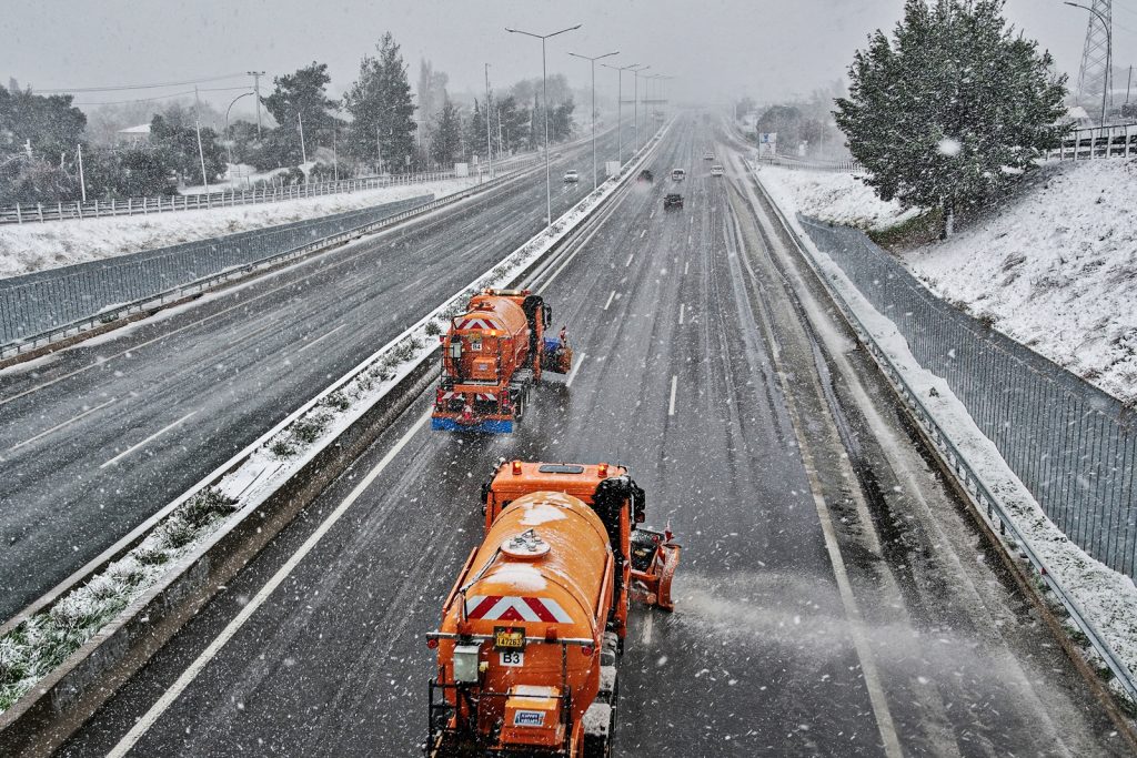 Κακοκαιρία: Απαγόρευση κυκλοφορίας για τα οχήματα άνω των 3,5 τόνων στην Αθηνών-Θεσσαλονίκης