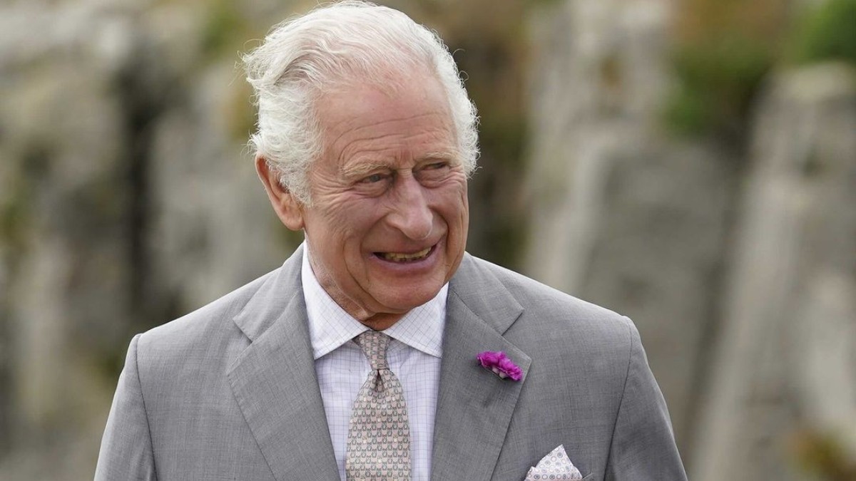 Εξιτήριο από το νοσοκομείο πήρε ο Βασιλιάς Κάρολος (βίντεο)