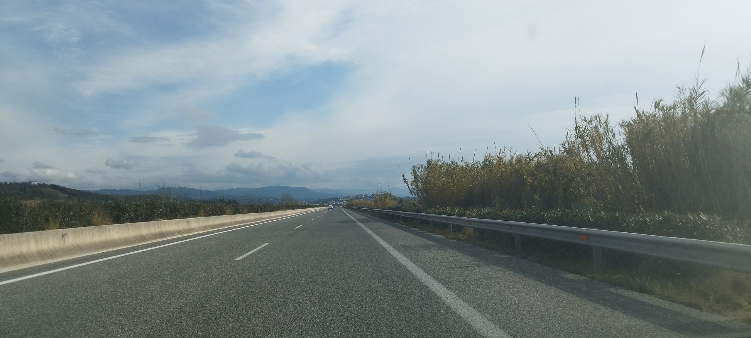 Διπλό τροχαίο στην Ιόνια Οδό – Τραυματίστηκαν τρία άτομα