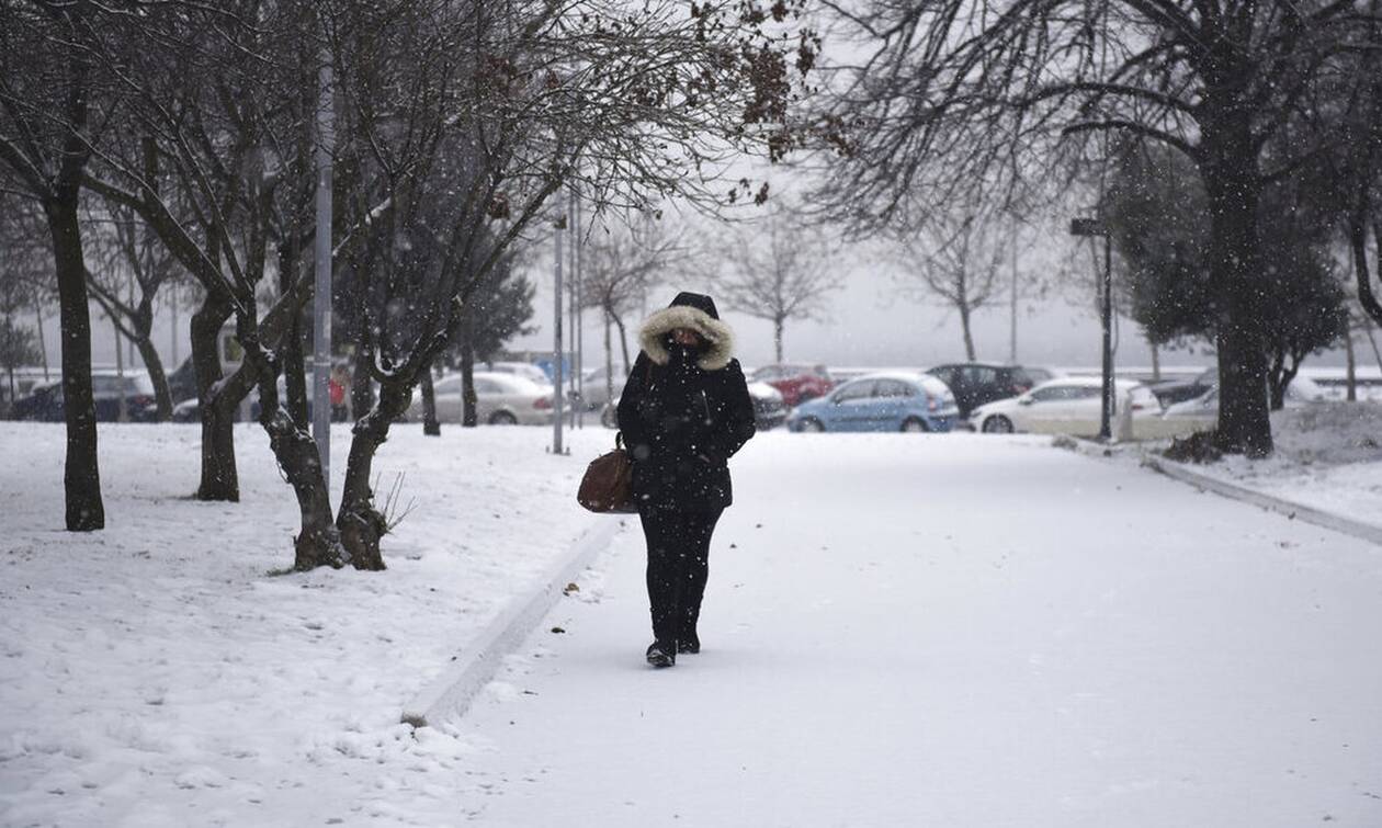 Πού χιονίζει αυτή την στιγμή – Ποια σχολεία δεν θα λειτουργήσουν σήμερα (βίντεο)
