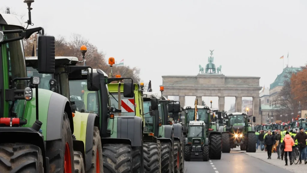 Δεν κάνουν πίσω οι Γερμανοί αγρότες στις κρατικές περικοπές με πρόσχημα την «πράσινη ατζέντα» (βίντεο)