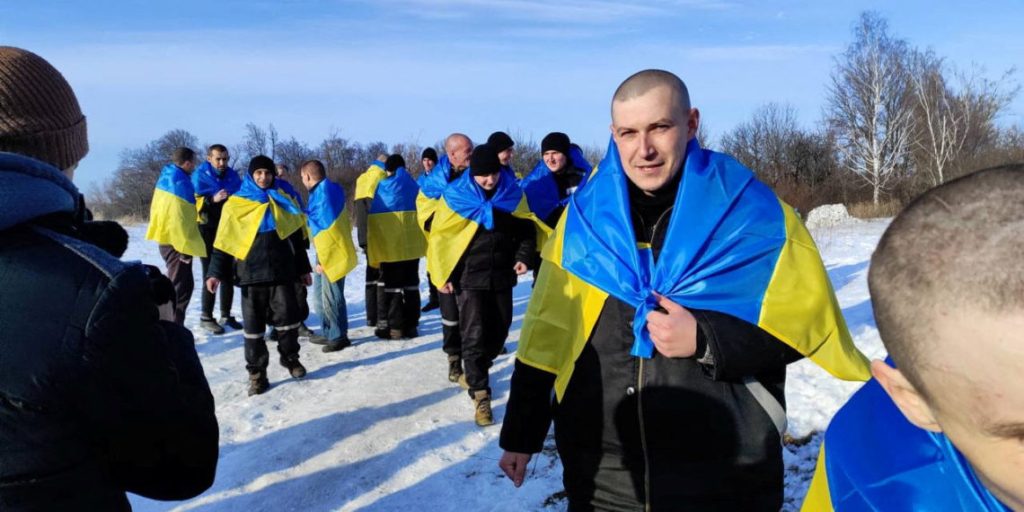 Αυτοί τα κατάφεραν – Β.Ζελένσκι: 207 στρατιώτες επέστρεψαν στην Ουκρανία μετά από ανταλλαγή αιχμαλώτων με τη Ρωσία