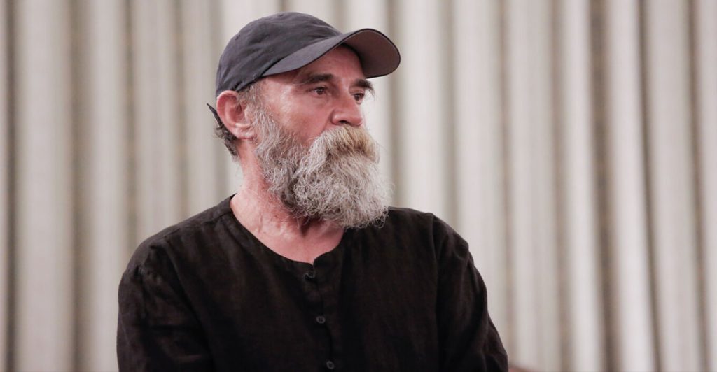 Κ.Πολυχρονόπουλος: Βίντεο – ντοκουμέντο από τη στιγμή που παίρνει βάζο γεμάτο χρήματα για να μην του κάνουν έξωση