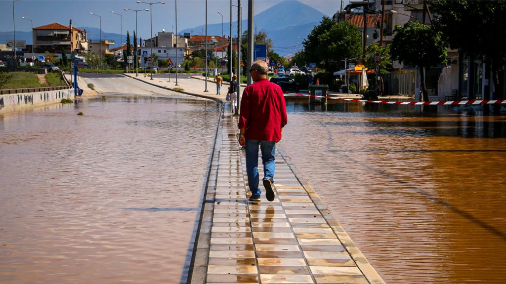 Θεσσαλία: Χιλιάδες στρέμματα παραμένουν κάτω από το νερό – «Έχουν εγκαταλειφθεί τα χωριά, τα μαγαζιά μας ερημώνουν»