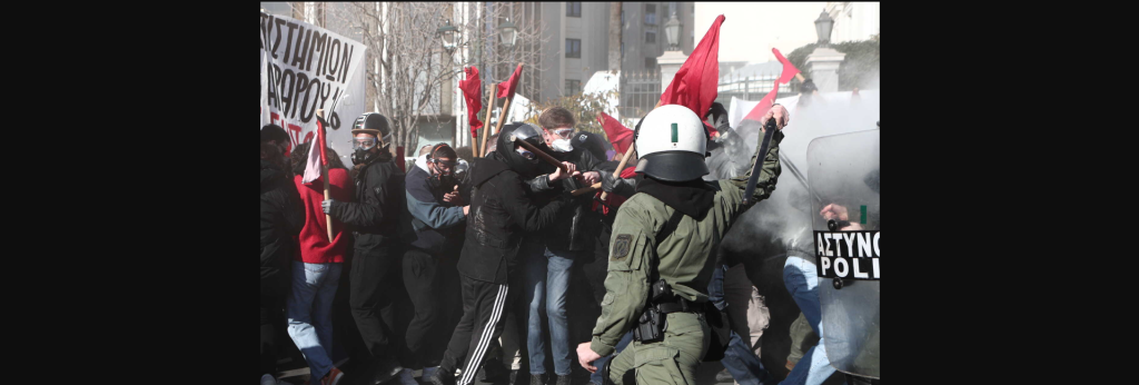 Πανεκπαιδευτικό συλλαλητήριο: Επεισόδια στο κέντρο της Αθήνας (φώτο-βίντεο) (upd)