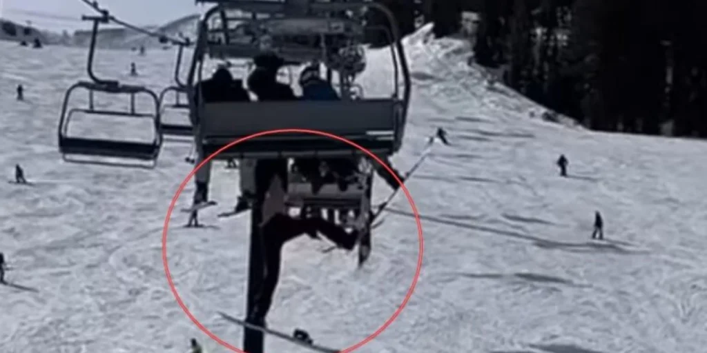 Καλιφόρνια: Η τρομακτική στιγμή που 16χρονη γλιστράει και πέφτει από το αναβατόριο σε χιονοδρομικό κέντρο (βίντεο)