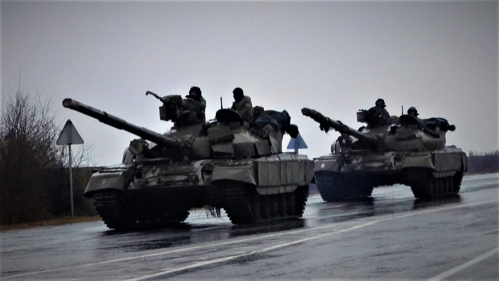Οι Ρώσοι «έκοψαν» στα δύο την Αβντίιβκα και περικυκλώνουν τους Ουκρανούς – Β.Ζελένσκι: «Η κατάσταση είναι πολύ δύσκολη»