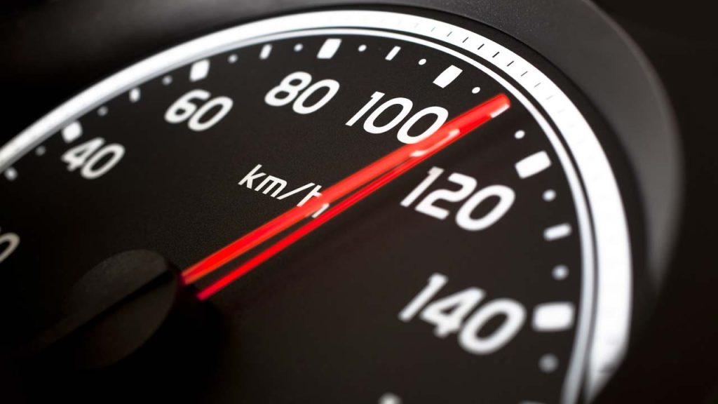 Κοντέρ αυτοκινήτου: Για ποιο λόγο δε θα πιάσεις ποτέ την τελική ταχύτητα που αναγράφεται