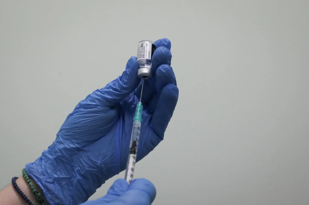 Δ.Κούβελας για εμβόλια κορωνοϊού: «Δεν είχαν ποτέ προδιαγραφές κατασκευής για να προστατεύουν από την μόλυνση ή την μετάδοση»