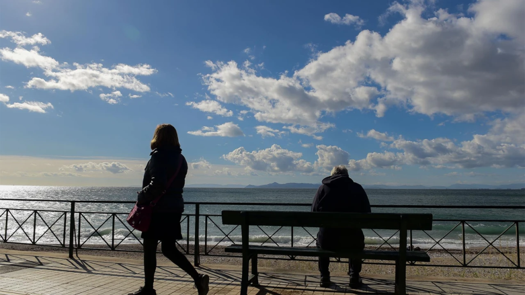 Καιρός: Ανεβαίνει η θερμοκρασία αύριο – Στους 17°C ο υδράργυρος
