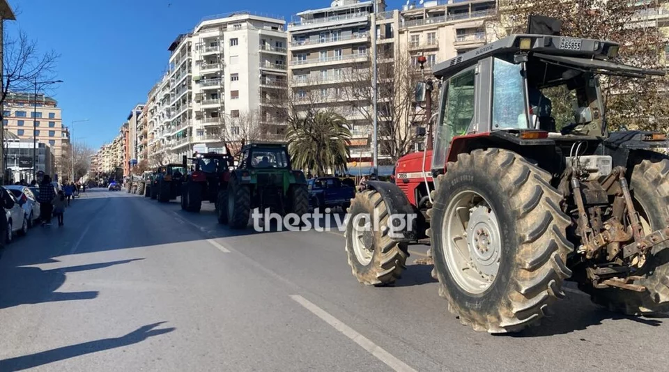 Επιστρέφουν στα μπλόκα οι αγρότες – Την Τρίτη αποφασίζουν το «μέλλον» των κινητοποιήσεων