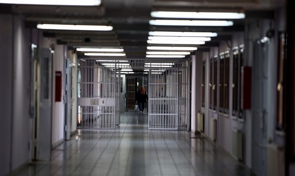 Φυλακές Θήβας: 19χρονη κρατούμενη κατήγγειλε τρεις συγκρατούμενές της ότι ασέλγησαν σε βάρος της και τη χαράκωσαν