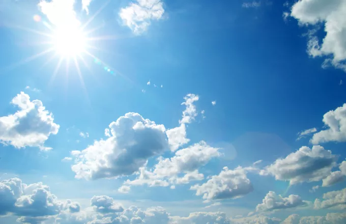 Καιρός: Γενικά αίθριος με αραιές νεφώσεις αύριο – Ανεβαίνει η θερμοκρασία