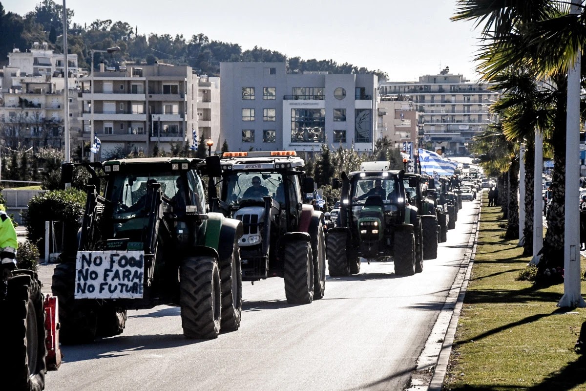 Θεσσαλονίκη: Συνεχίζουν τις κινητοποιήσεις τους οι αγρότες – Μπλόκο σε Στρυμονικό και Δερβένι