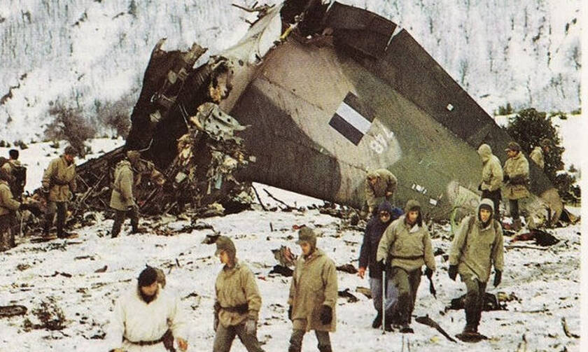 Σαν σήμερα: 33 χρόνια από την τραγωδία του C-130 της Πολεμικής Αεροπορίας που κατέπεσε στο όρος Όθρυς με τους 63 νεκρούς