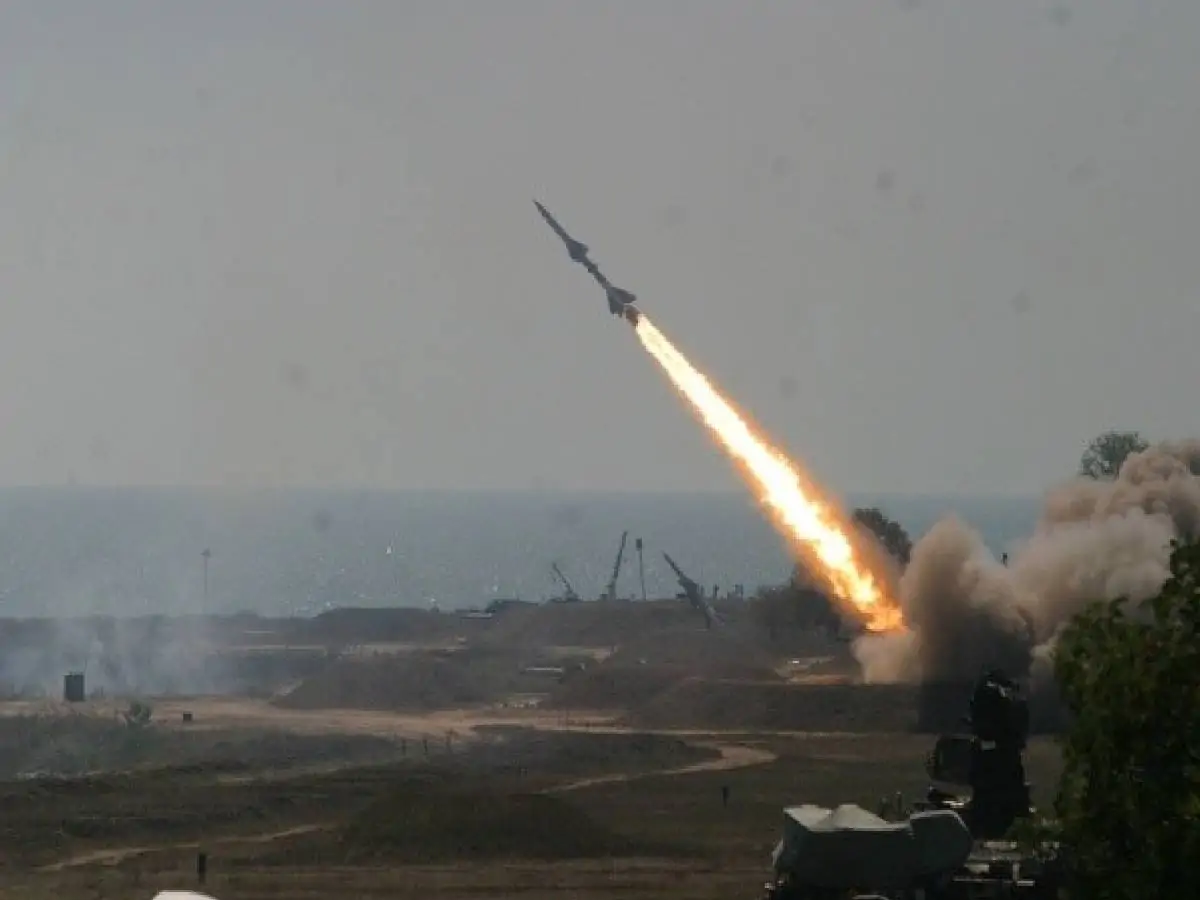 Οι Χούθι εκτόξευσαν πυραύλους κατά δύο πλοίων στην Ερυθρά Θάλασσα
