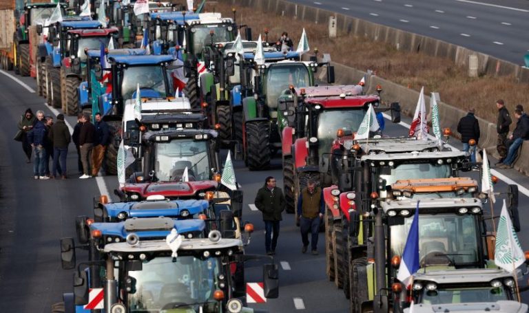 Αγρότες: Σήμερα αποφασίζουν το «μέλλον» των κινητοποιήσεων – Τι θα συζητήσουν στη Νίκαια της Λάρισας