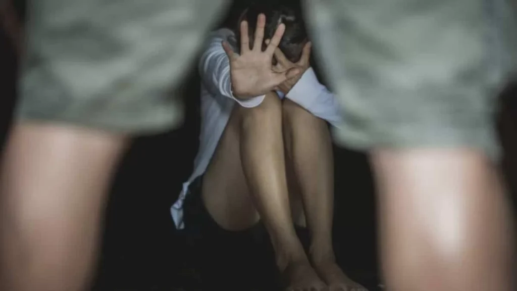 Ρέθυμνο: Νέες αποκαλύψεις για την 15χρονη – Κακοποιήθηκε σεξουαλικά από τρεις άνδρες με διαφορά λίγων λεπτών