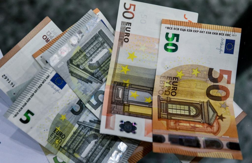 ΔΥΠΑ: Σήμερα καταβάλλεται το «μπόνους» των 300 ευρώ στους μακροχρόνια ανέργους – Οι δικαιούχοι