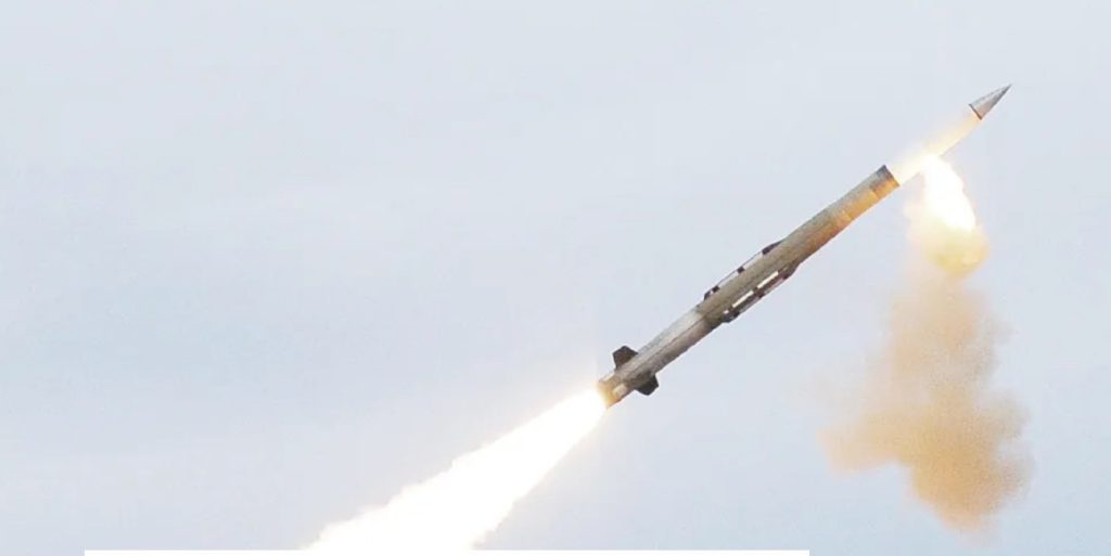 CENTCOM: Οι Χούθι εκτόξευσαν έξι πυραύλους εναντίον εμπορικών πλοίων στην Ερυθρά Θάλασσα