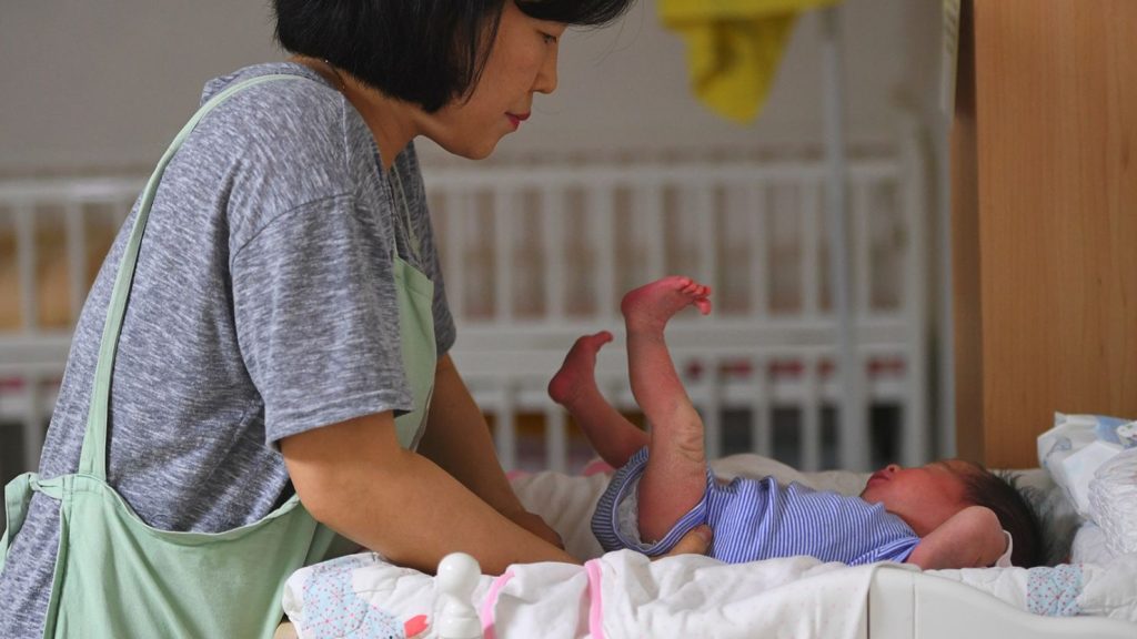 Η Ν.Κορέα έχει υπογεννητικότητα: Εταιρεία δίνει 75.000 δολάρια για κάθε νέα γέννηση υπαλλήλων της