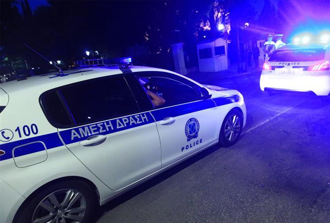 Εύοσμος: Τρόμος για υπάλληλο ψιλικατζίδικου – Τον απείλησαν με όπλο και πήραν 300 ευρώ από το ταμείο