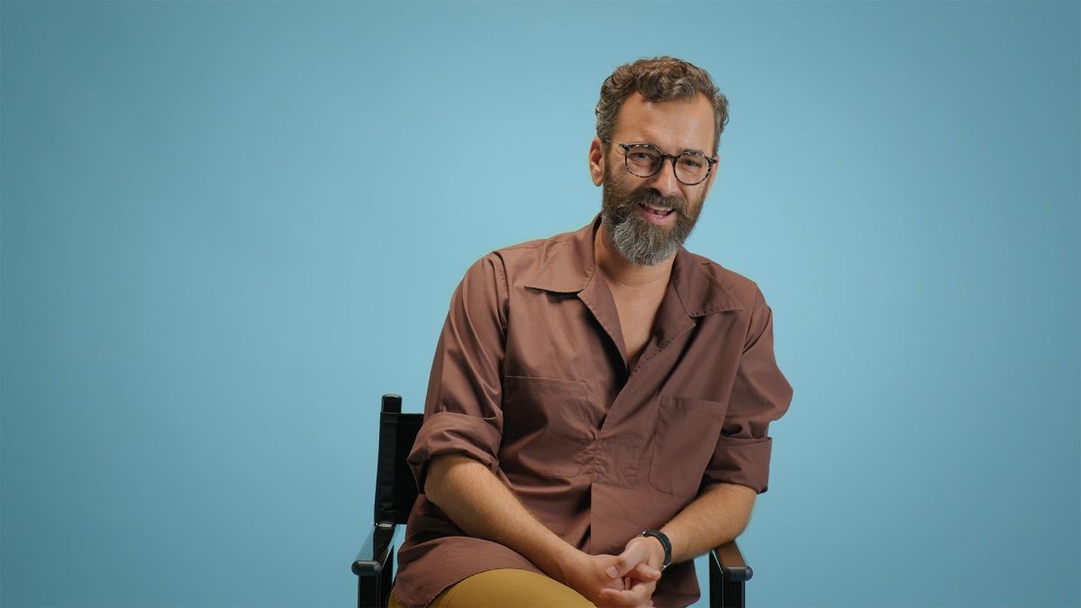 Α.Μπράτης: «Δεν θέλω ο σύντροφός μου να έχει ξυρισμένες γάμπες – Μου αρέσουν οι τρίχες» (βίντεο)