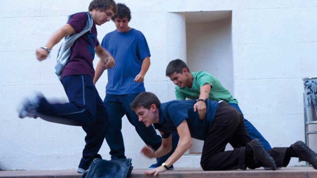 Θεσσαλονίκη: «Του έκαναν κεφαλοκλείδωμα – Είναι πολύ χτυπημένος» λέει η μητέρα του 17χρονου που ξυλοκοπήθηκε από 5 μαθητές 