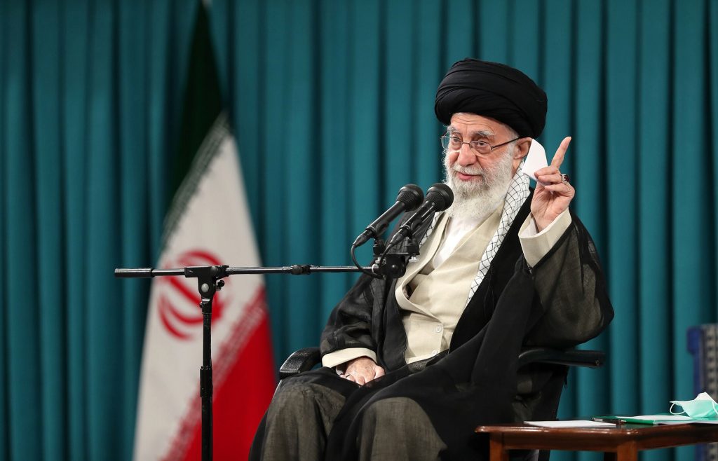 Instagram και Facebook διαγράφουν τα προφίλ του ηγέτη του Ιράν, Α.Χαμενεΐ 