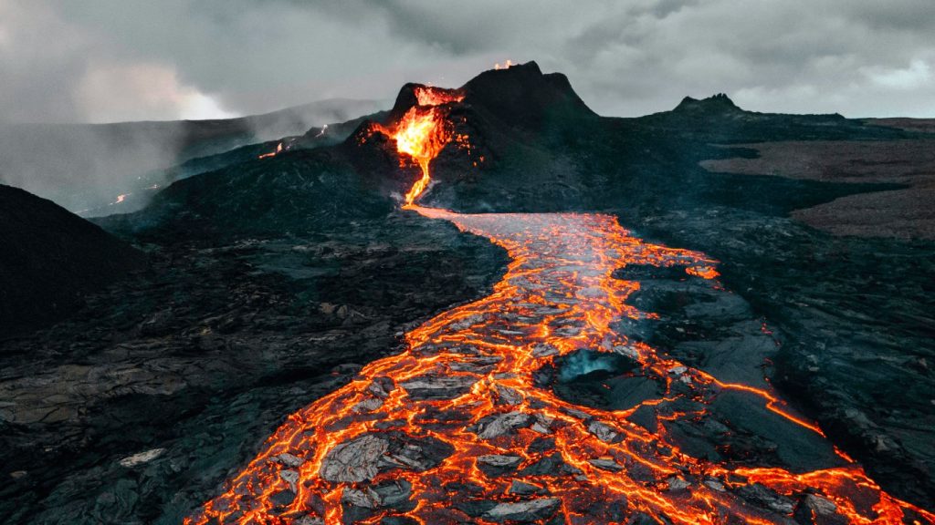 Ισλανδία: Εντυπωσιακές δορυφορικές εικόνες από την έκρηξη του ηφαιστείου