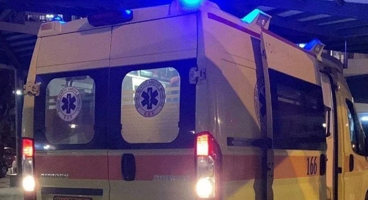 Φορτηγό παρέσυρε ηλικιωμένη στη λεωφόρο Θηβών – Νοσηλεύεται σε σοβαρή κατάσταση