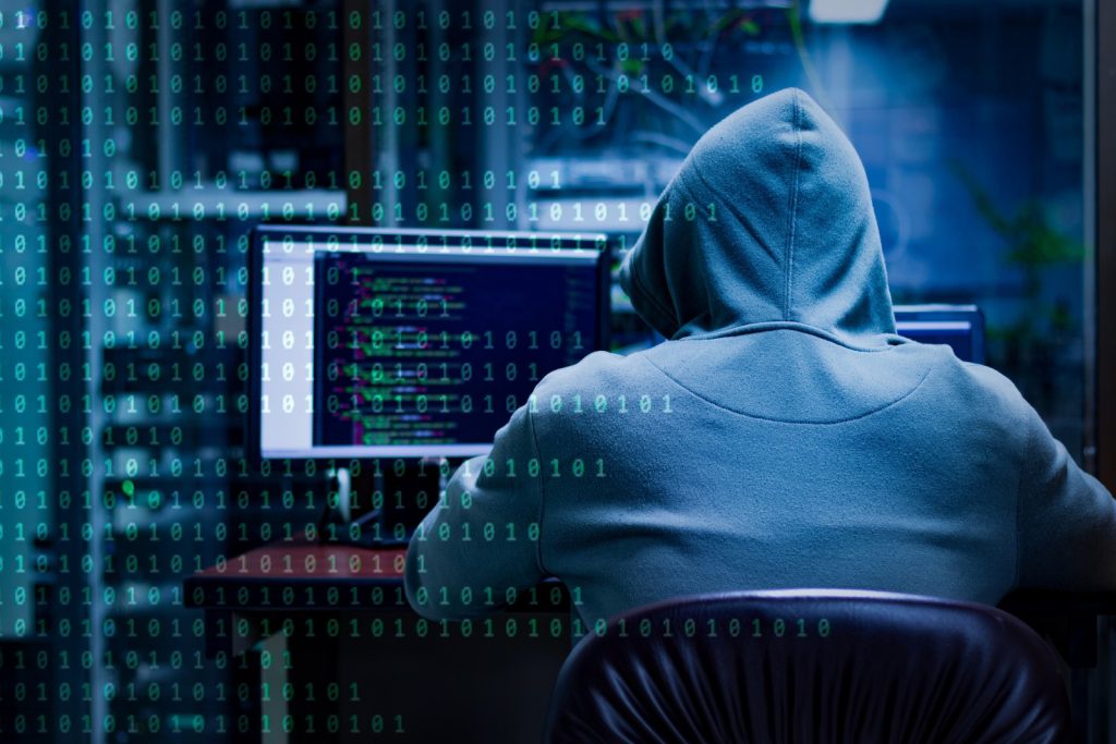 Η ΕΛ.ΑΣ. ταυτοποίησε 17χρονο χάκερ που απειλούσε μέσω διαδικτύου ανήλικο και τους γονείς του