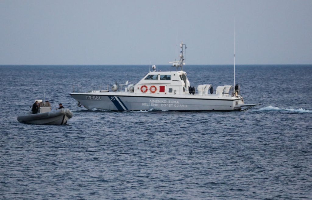 Κρήτη: Πλοιάριο με παράνομους αλλοδαπούς εντοπίστηκε νότια του νησιού