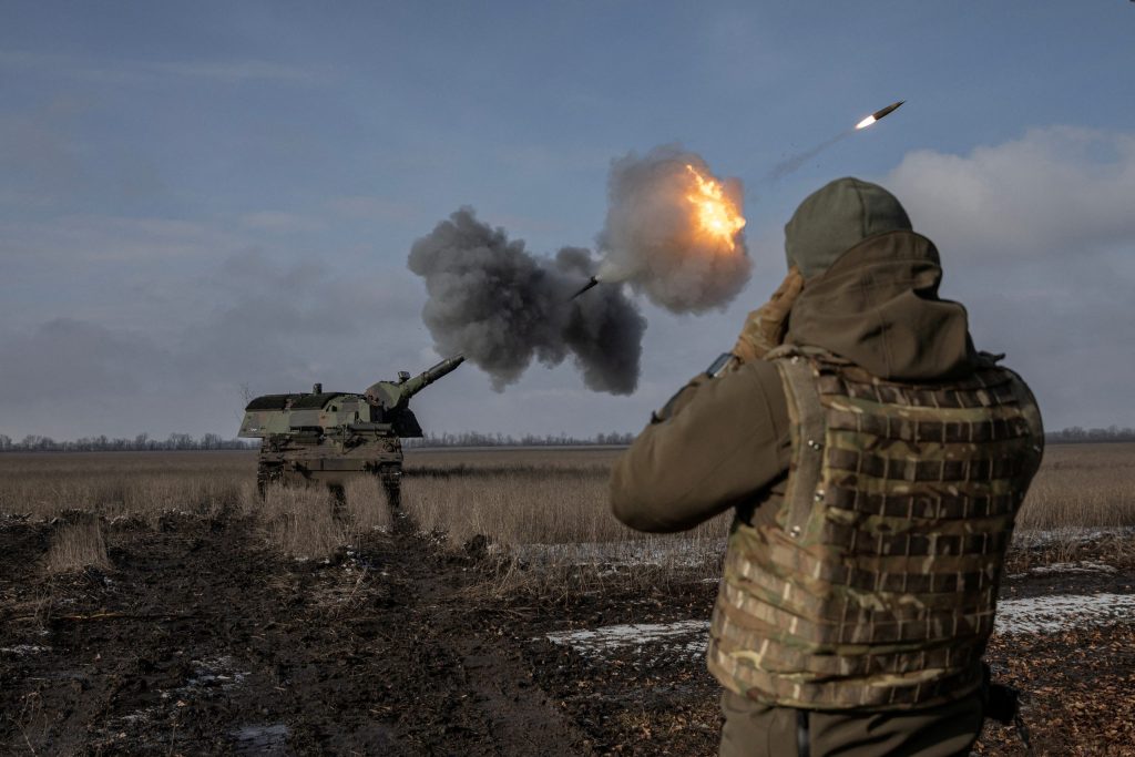 Αδειάζουν οι αποθήκες πυρομαχικών των ΕΔ: 8.000 τόνοι «έφυγαν» για Ουκρανία!