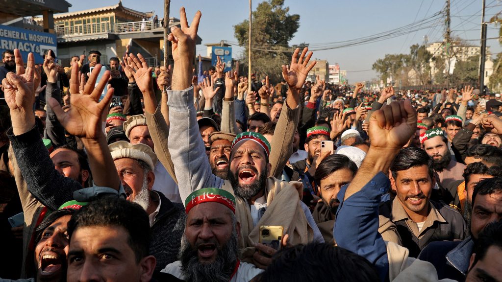 Εκλογές στο Πακιστάν: Οι ανεξάρτητοι που υποστηρίζονται από τον φυλακισμένο Ι.Χαν κερδίζουν 101 από τις 264 έδρες