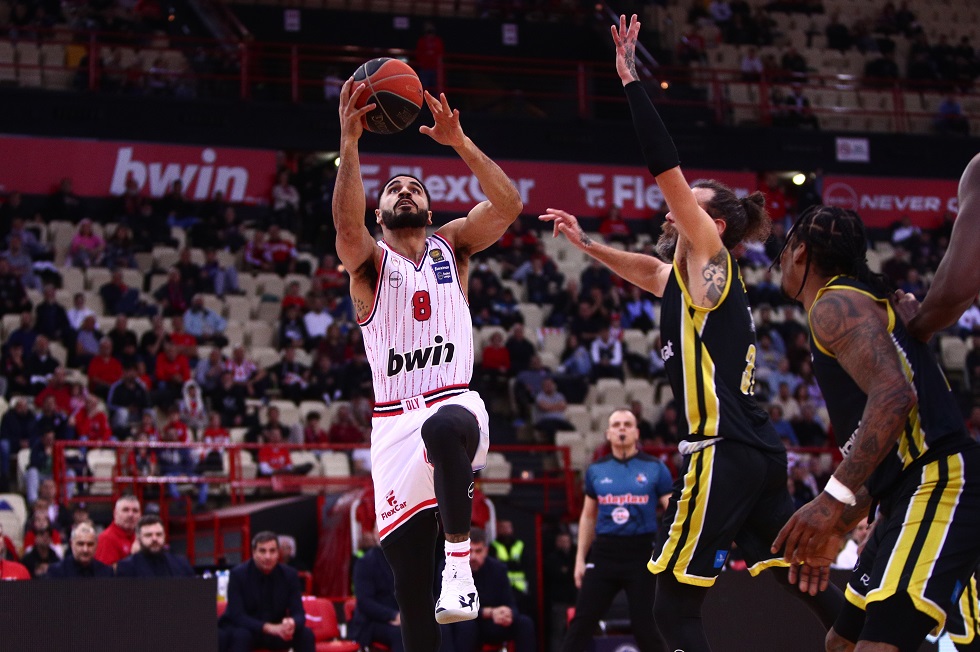 Πώς διαμορφώθηκε η βαθμολογία της Basket League μετά τη νίκη του Ολυμπιακού επί του Αμαρουσίου