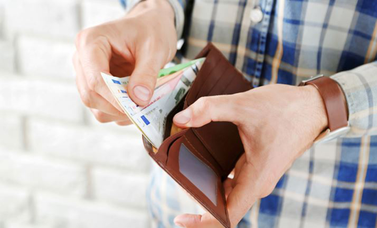 Στο «τραπέζι» το Πάσχα να καταβληθεί επίδομα στους ευάλωτους – «Άνω των 800 ευρώ ο κατώτατος μισθός»