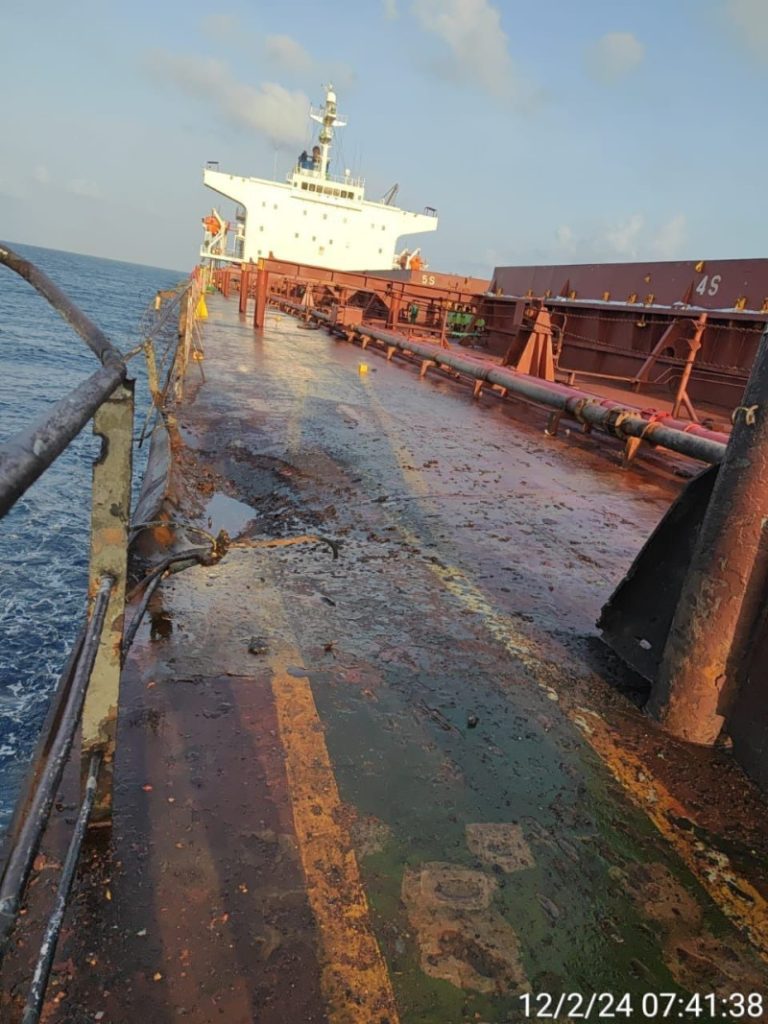 Ερυθρά Θάλασσα: Φωτογραφία – ντοκουμέντο από τις ζημιές στο ελληνόκτητο πλοίο που δέχθηκε επίθεση από τους Χούθι