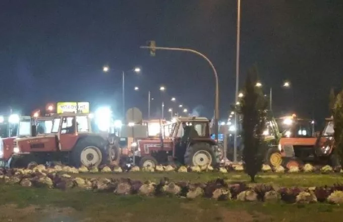 Αγρότες: Πορεία διαμαρτυρίας με 200 τρακτέρ στο κέντρο των Τρικάλων (βίντεο) 