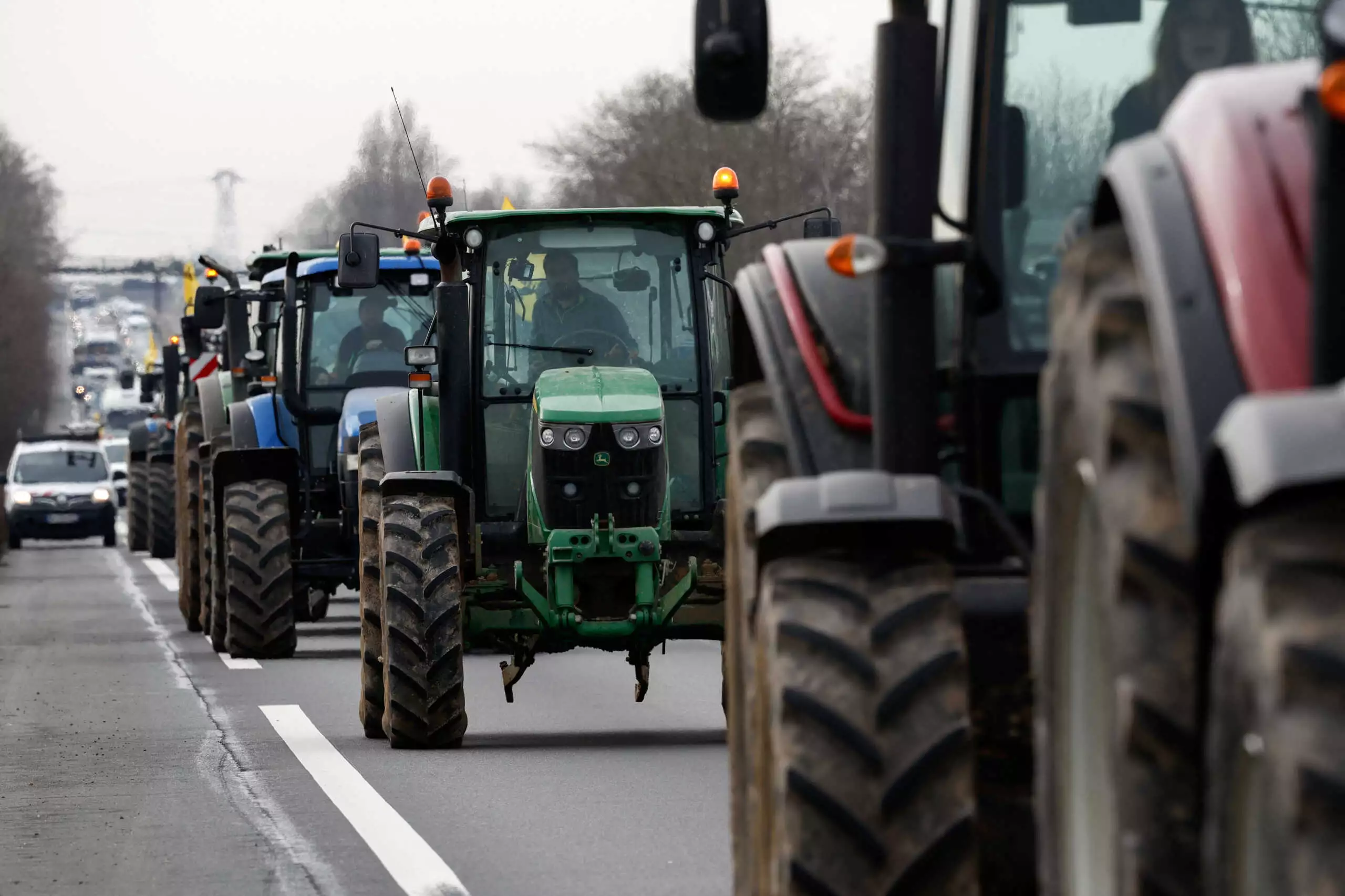 Οι Πολωνοί αγρότες έκλεισαν τα σύνορα με την Ουκρανία (βίντεο)