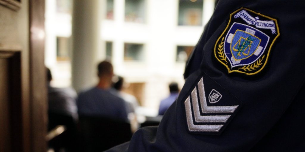 Ξυλοδαρμός αστυνομικού στο Μενίδι: Κάτι είχε συμβεί μεταξύ του γιου του και ενός κοριτσιού από το σχολείου