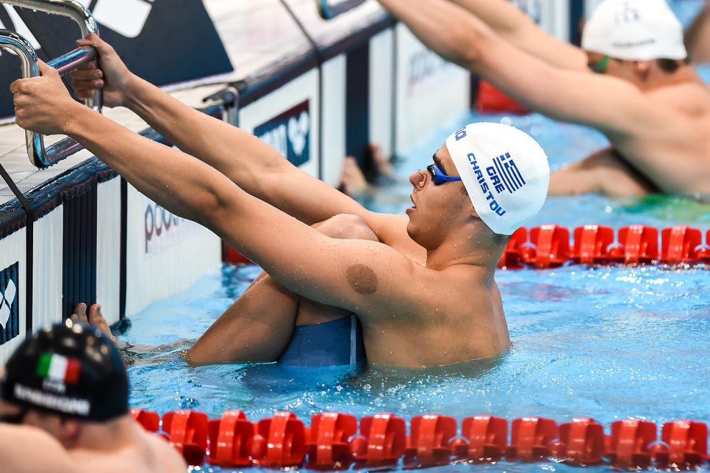 Η απονομή του χάλκινου μεταλλίου στον κολυμβητή Α.Χρήστου στο παγκόσμιο της Ντόχα (βίντεο) 