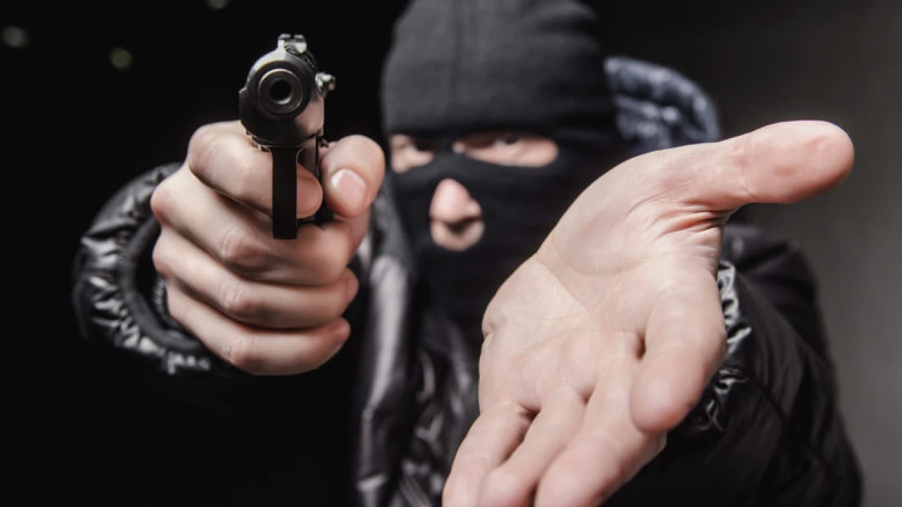 Ένοπλη ληστεία σε μίνι μάρκετ στα Πατήσια – Συνελήφθη 38χρονος Αλβανός