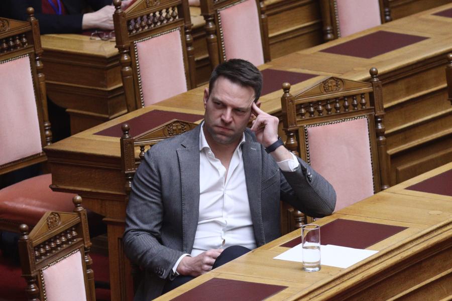 Σ.Κασσελάκης: Έφτασε στην Βουλή για να παρακολουθήσει την συζήτηση του νομοσχεδίου για τα ομοφυλόφιλα ζευγάρια (φώτο)