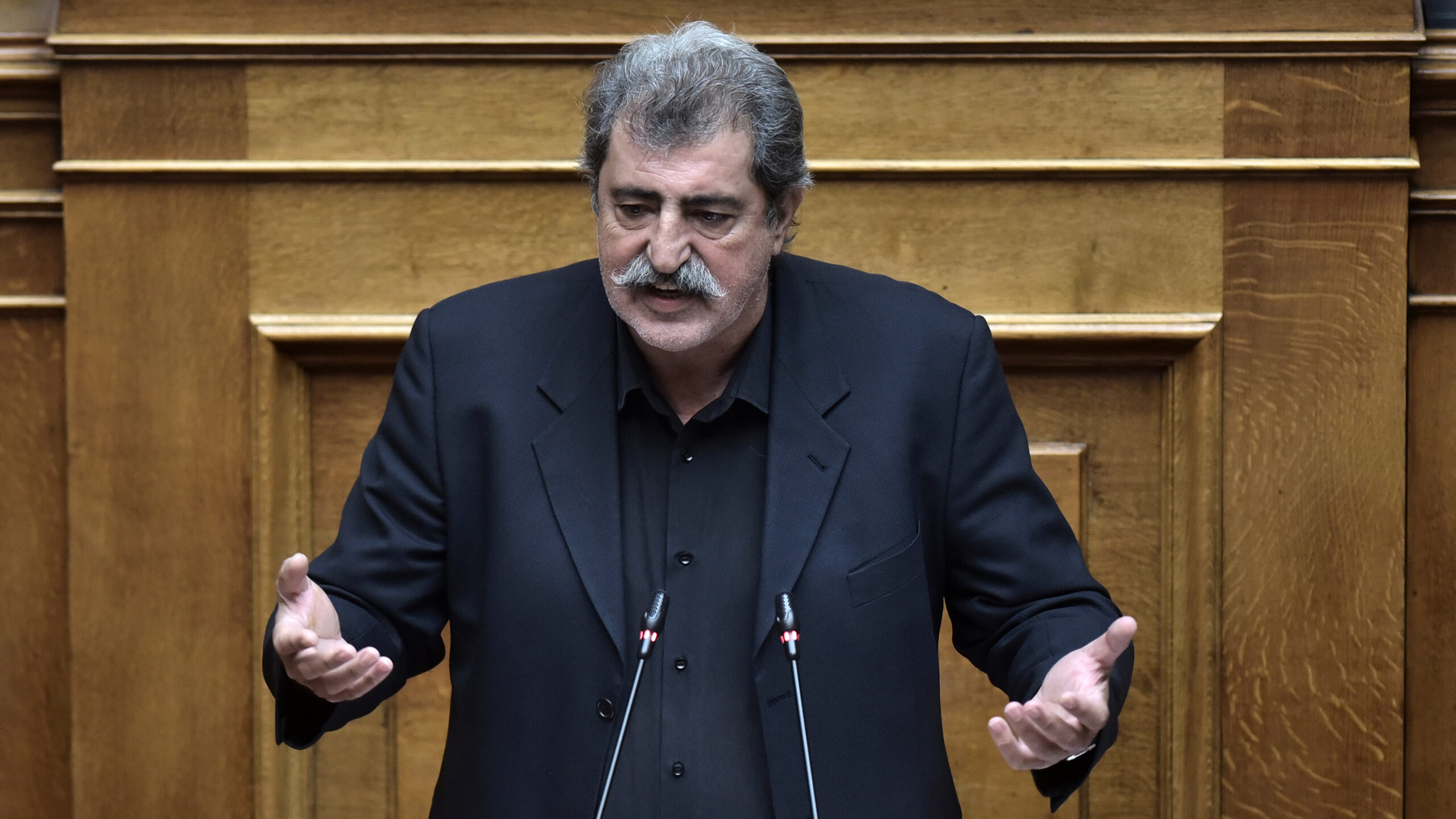 ΣΥΡΙΖΑ: Προειδοποίησε τον Π.Πολάκη πως η αποχή από την ψήφιση του ν/σ για τα ομοφυλόφιλα ζευγάρια θα έχει συνέπειες