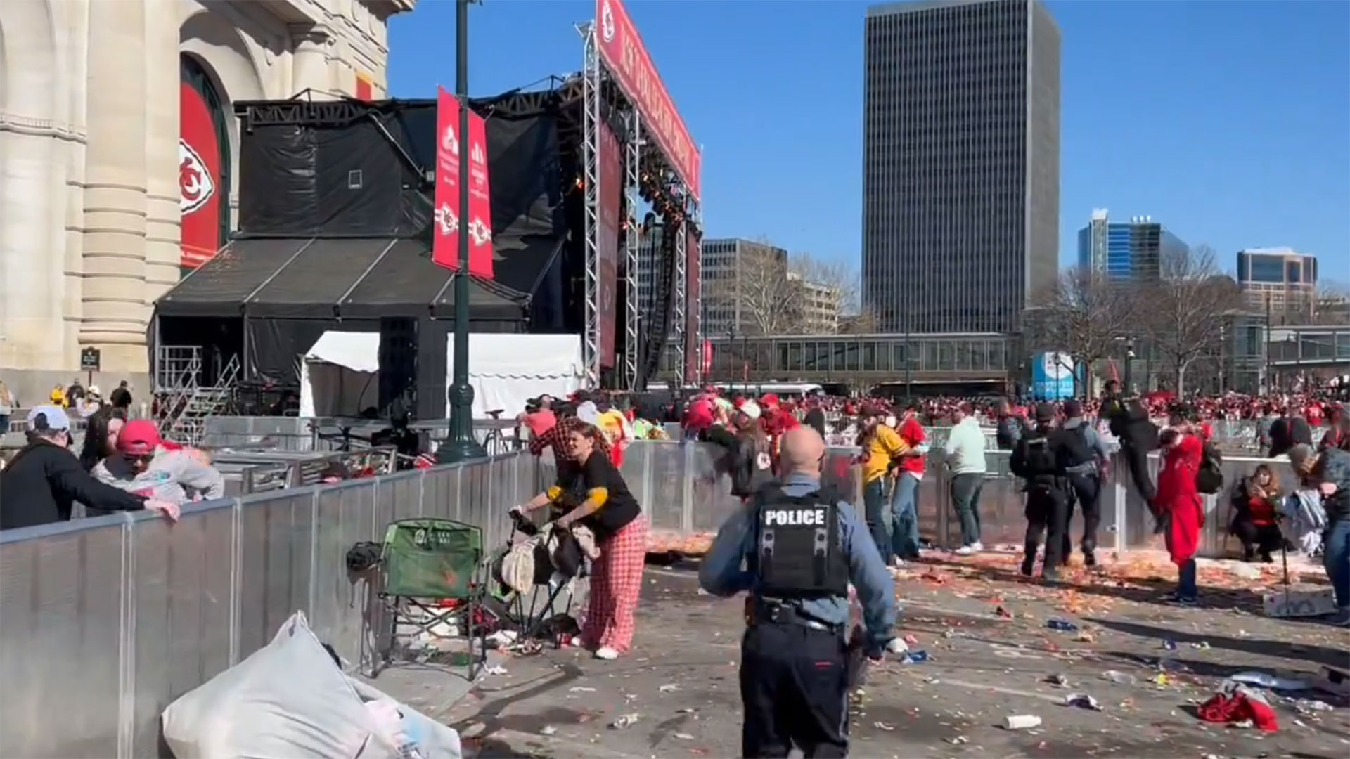 Δύο ανήλικοι κατηγορούνται για τους πυροβολισμούς στην παρέλαση του Super Bowl στο Κάνσας