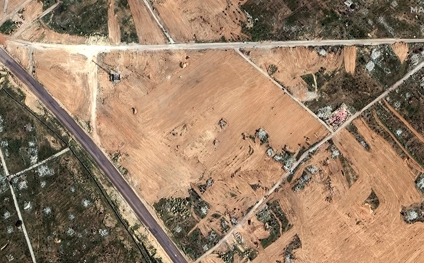 Η Αίγυπτος κατασκευάζει τείχος στα σύνορα με τη Λωρίδα της Γάζας – Δορυφορικές φωτογραφίες