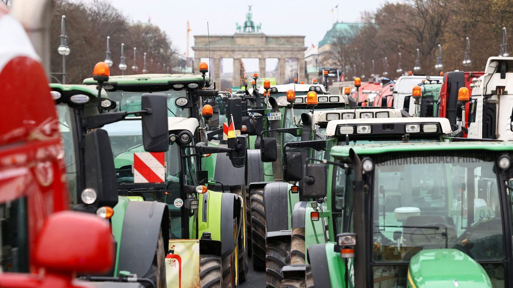 Γερμανία: Συνεχίζονται οι κινητοποιήσεις των αγροτών σε κεντρικά σημεία του Βερολίνου