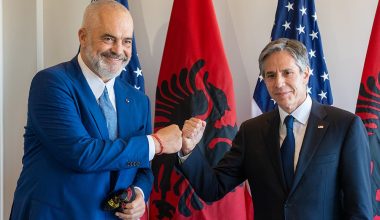 Ο Αμερικανός ΥΠΕΞ Α.Μπλίνκεν «καταδικάζει» τον Φ.Μπελέρη: «Αλβανική δικαστική μεταρρύθμιση»