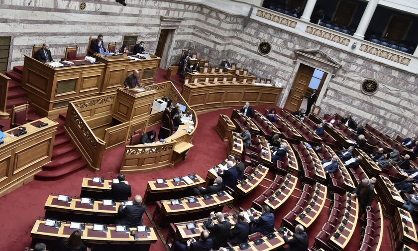 Κατατέθηκε στη Βουλή το σχέδιο νόμου για το αυξημένο επίδομα γέννησης